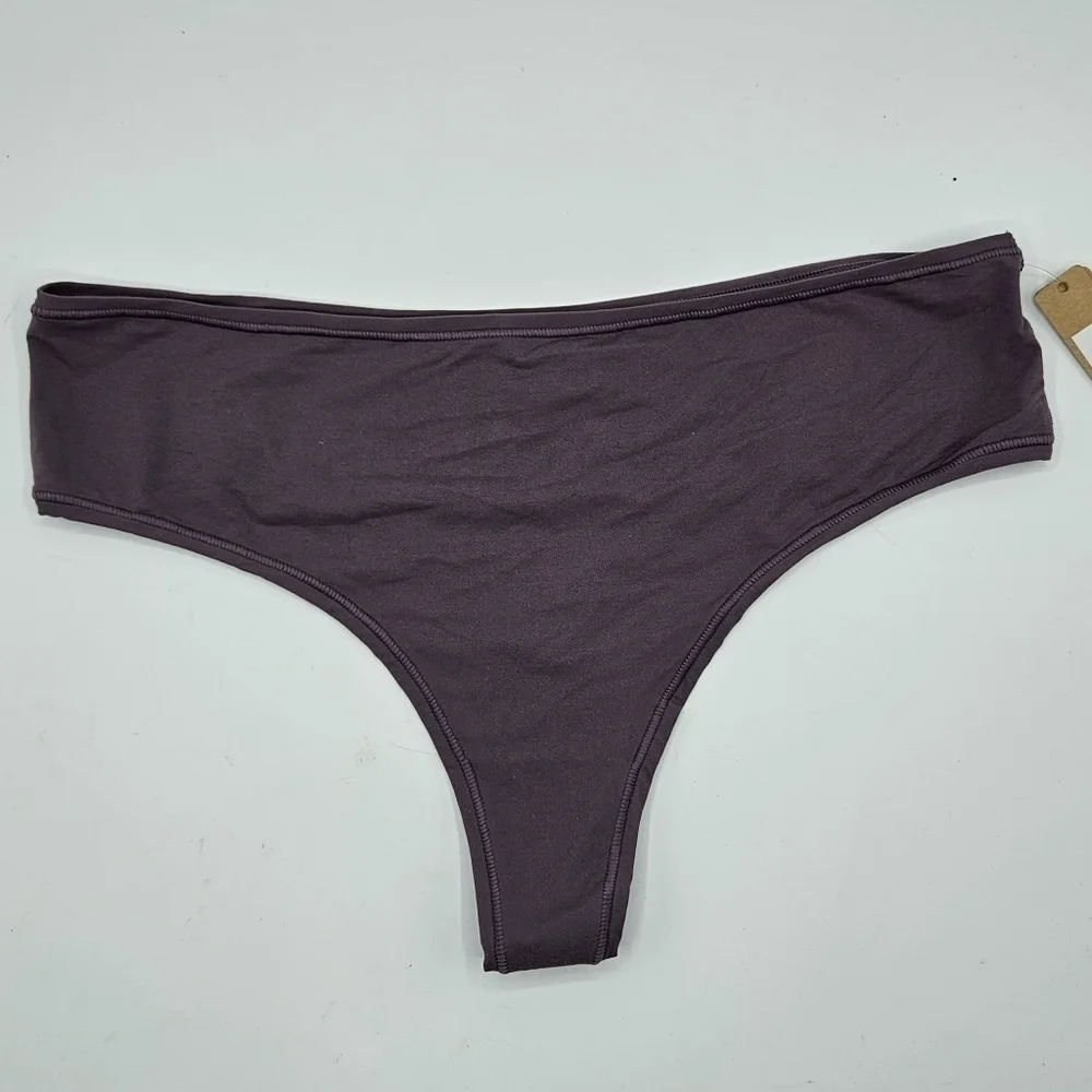 NWT Skims pn-thong plum color size 3x